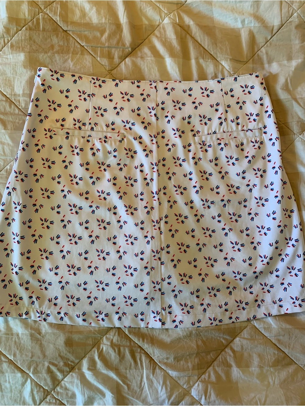 Lady Hagen White Golf Skort with Red & Navy Motif Size 8 - Picture 3 of 6